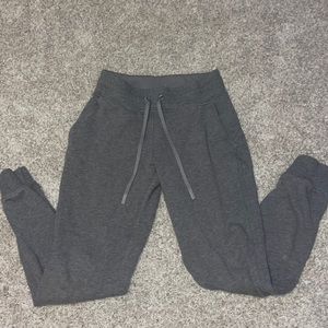 Lululemon Sweatpants “Scuba High-Rise French Terry Joggers” (grey) size-4
